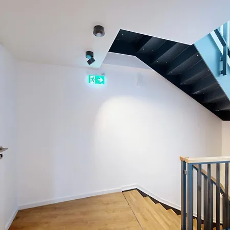 14 No8a Boardinghouse *