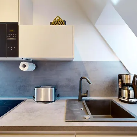 14 No8a Boardinghouse *