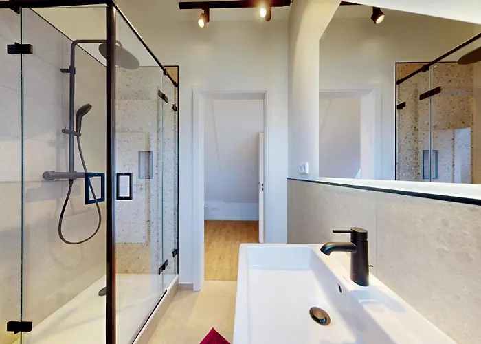 14 No8a Boardinghouse *